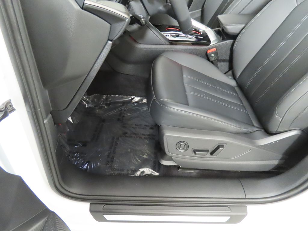 Thumbnail: 2025 Audi Q5 - 30