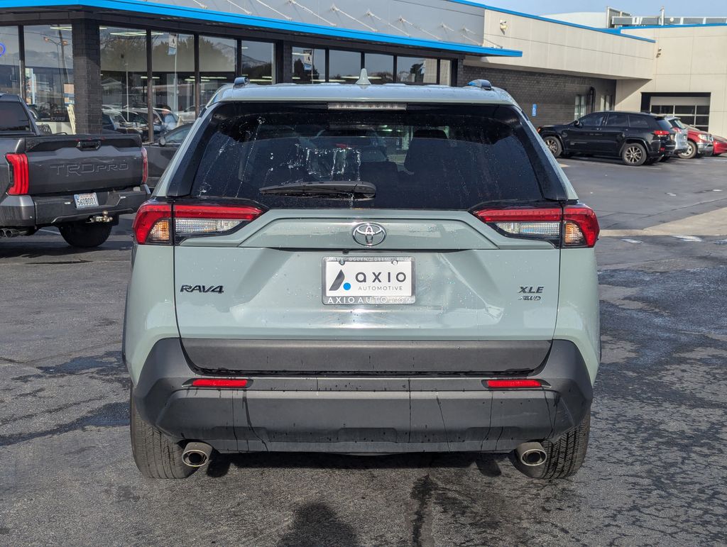 2022 Toyota RAV4 XLE 6