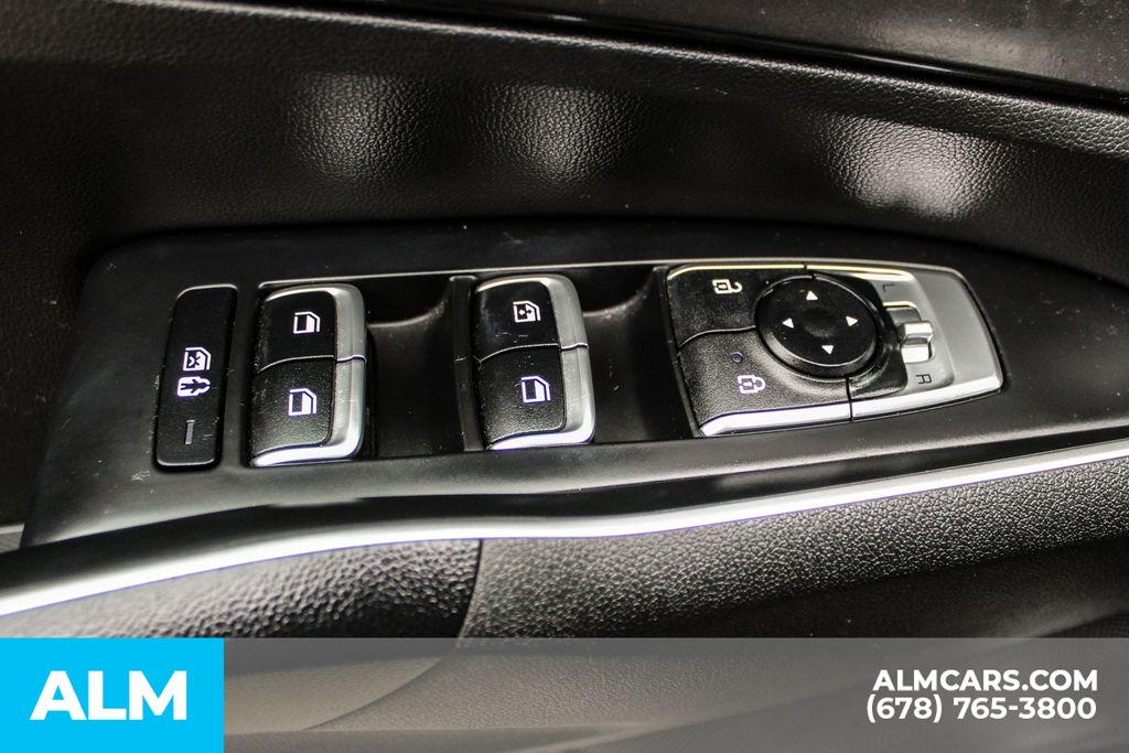 Used 2022 Silver Kia S image 40