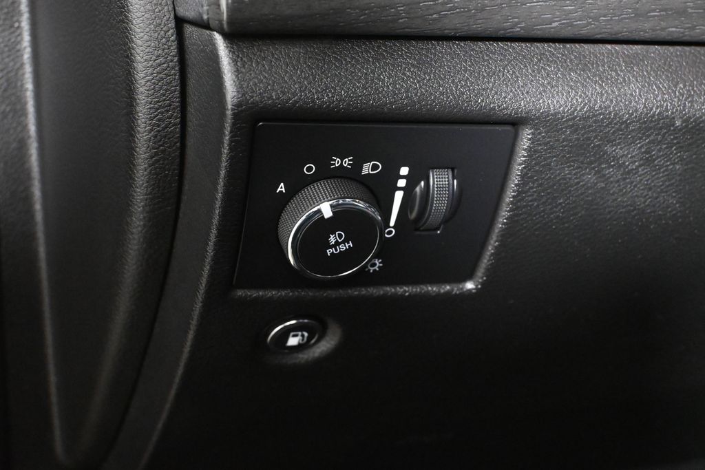 Thumbnail: 2018 Jeep Grand Cherokee - 25