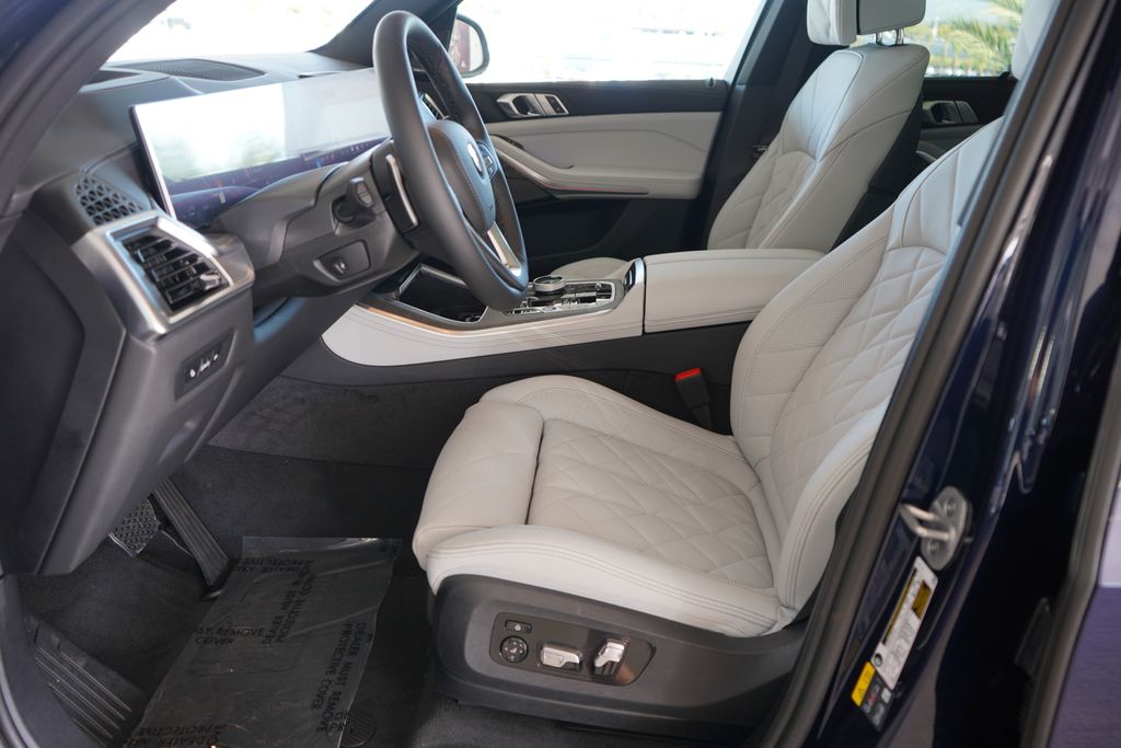 Thumbnail: 2026 BMW X5 - 9