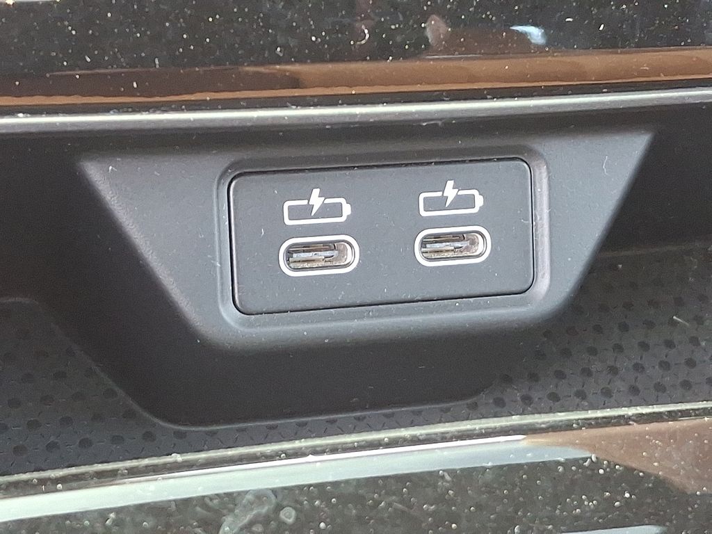 2022 BMW 8 Series  12