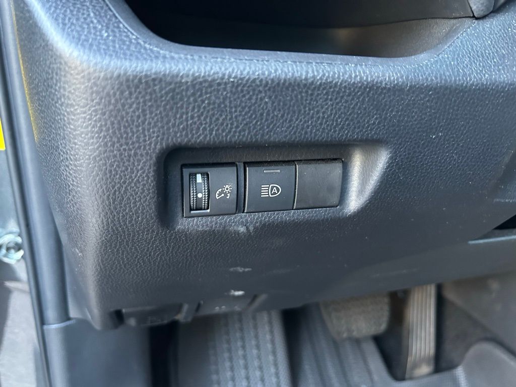 Thumbnail: 2022 Toyota RAV4 - 17