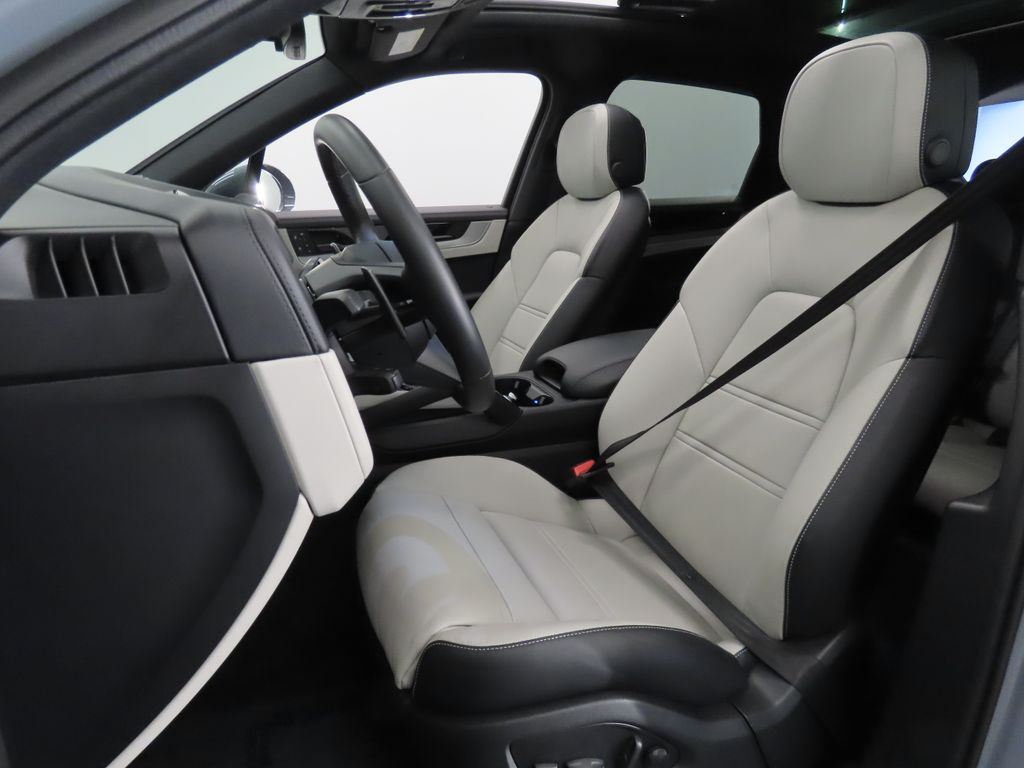 Thumbnail: 2025 Porsche Cayenne - 5