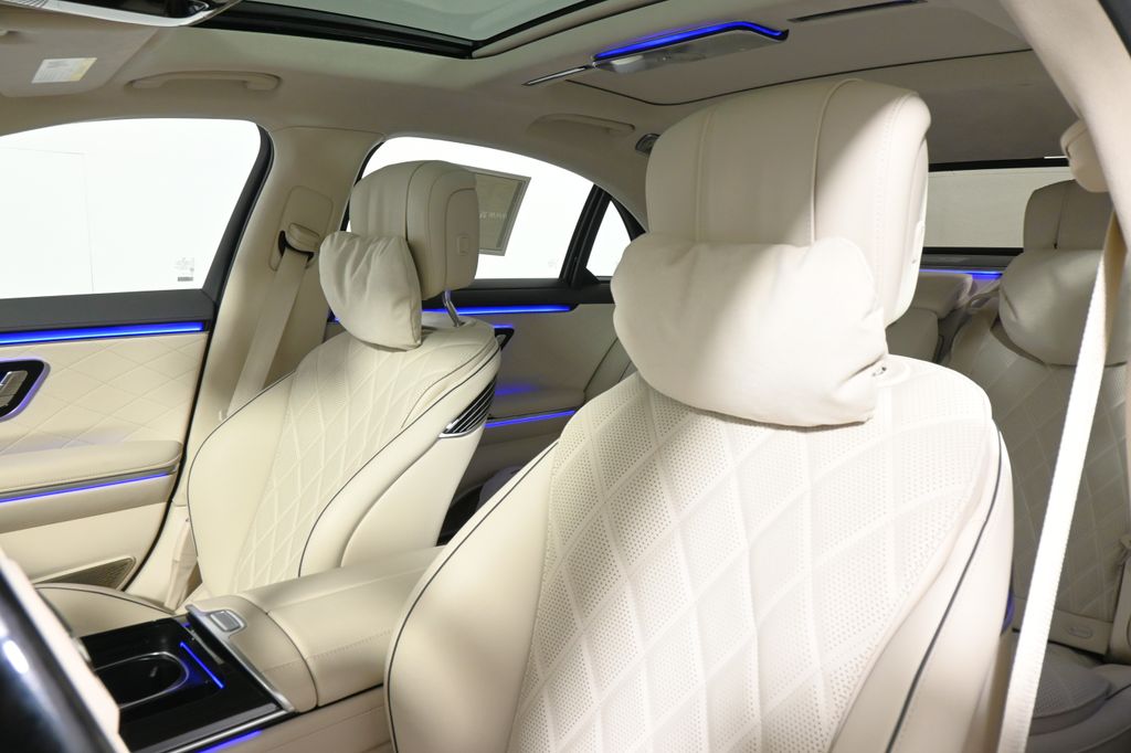 Thumbnail: 2025 Mercedes-Benz S-Class - 16