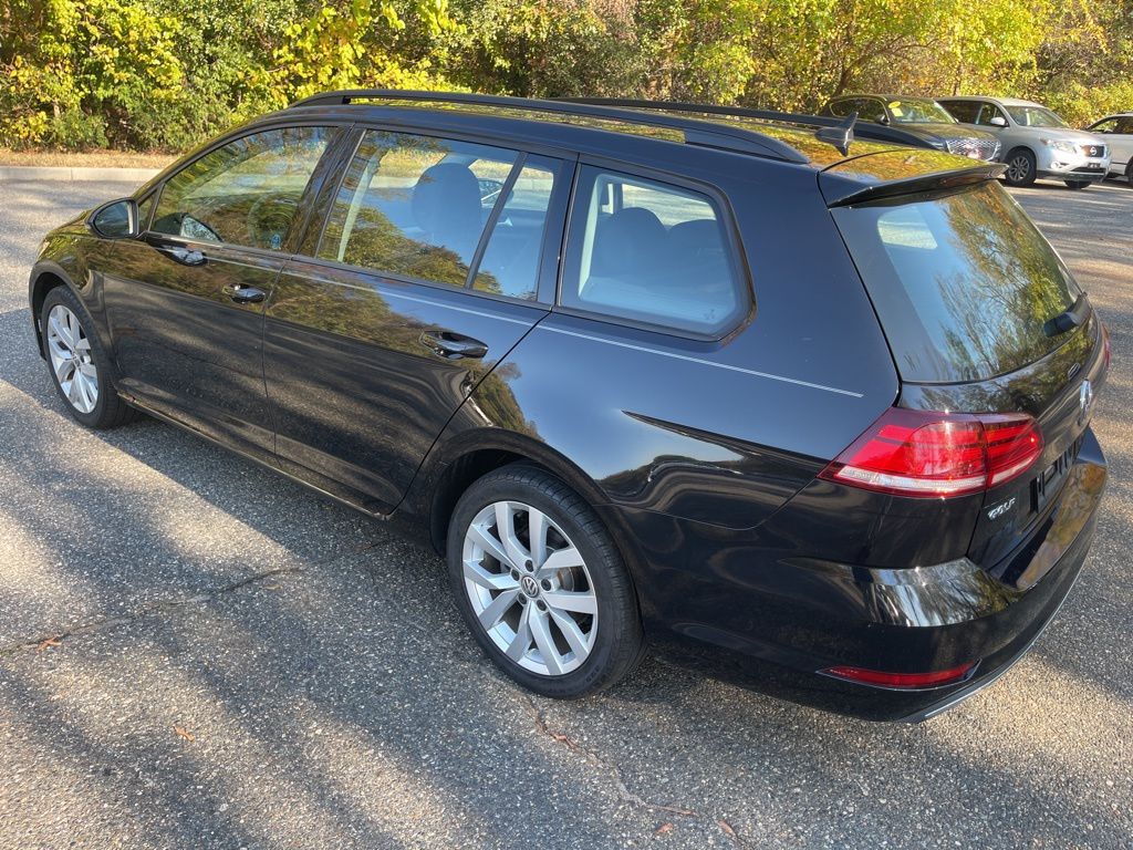 2019 Volkswagen Golf SportWagen SE 3