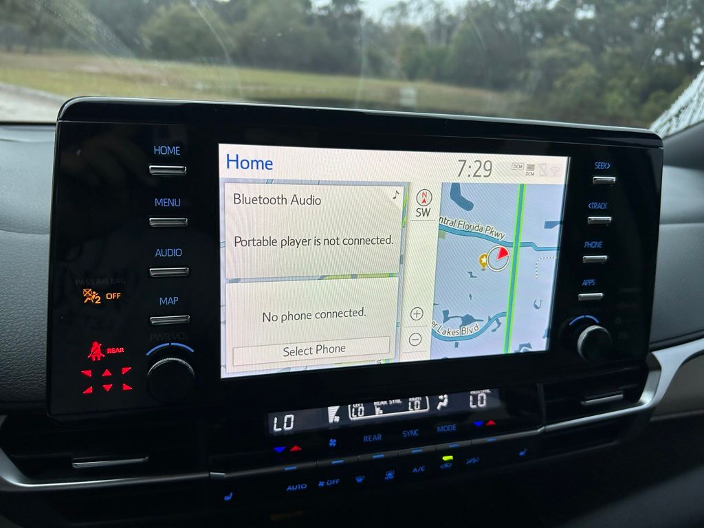 Thumbnail: 2021 Toyota Sienna - 26