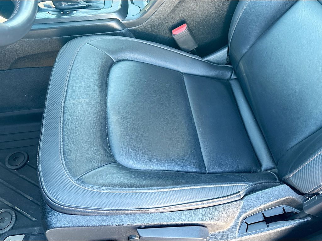 Used 2022 Black GMC AT4 w/Leather image 20