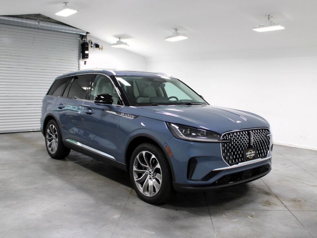Whisper Blue Metallic Clearcoat 2026 Lincoln Aviator SUV / Crossover Rear-Wheel Drive Automatic