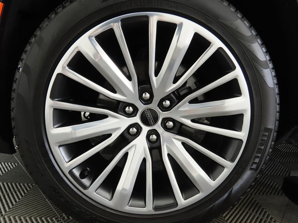 Thumbnail: 2025 Jeep Grand Wagoneer - 30