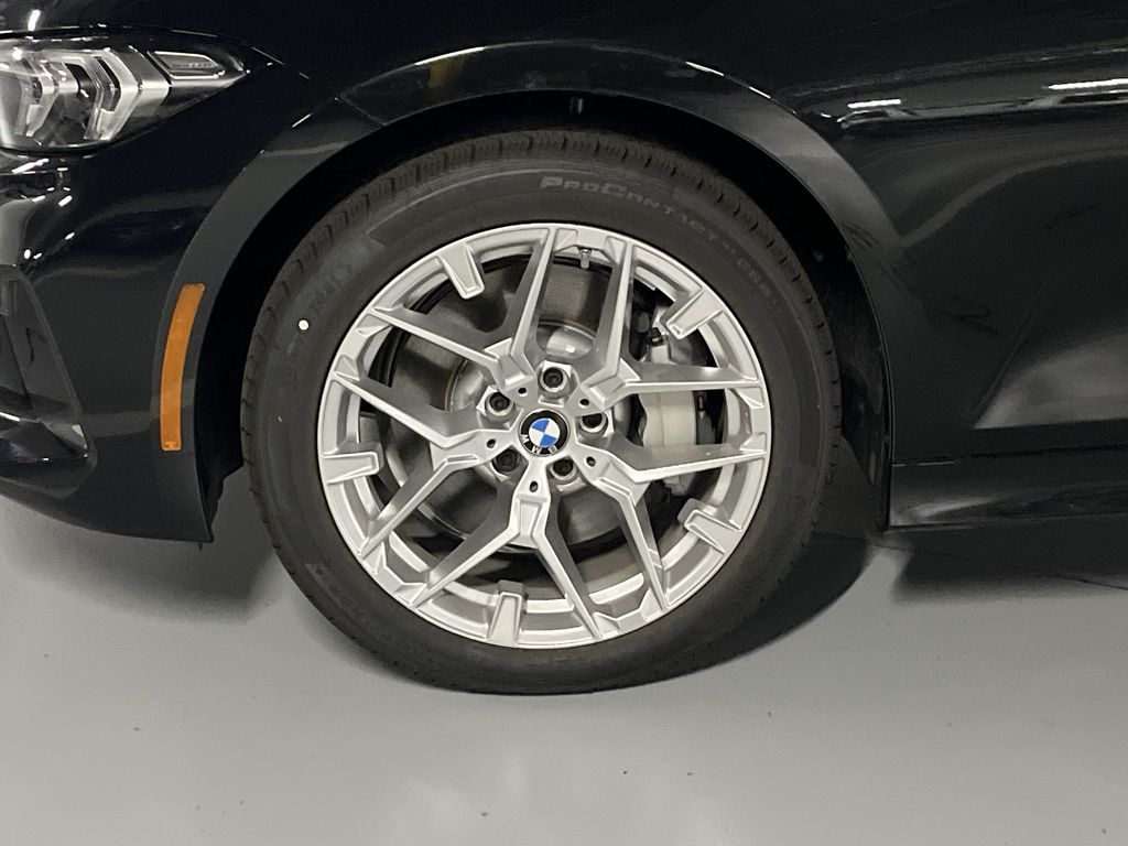 Thumbnail: 2025 BMW 3 Series - 10