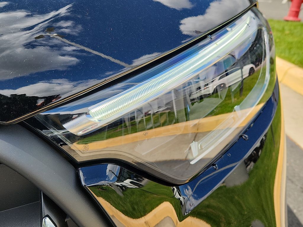 Thumbnail: 2026 Mercedes-Benz GLC - 9