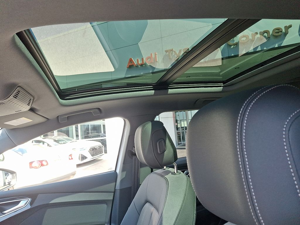 Thumbnail: 2024 Audi Q4 e-tron - 14