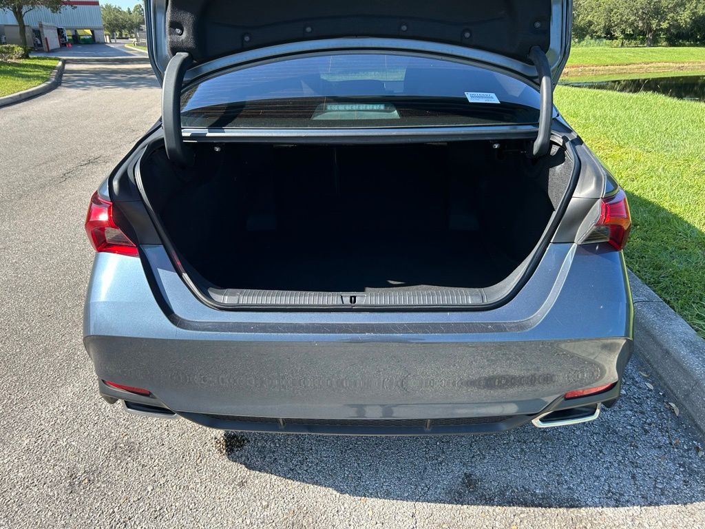 Thumbnail: 2019 Toyota Avalon - 10