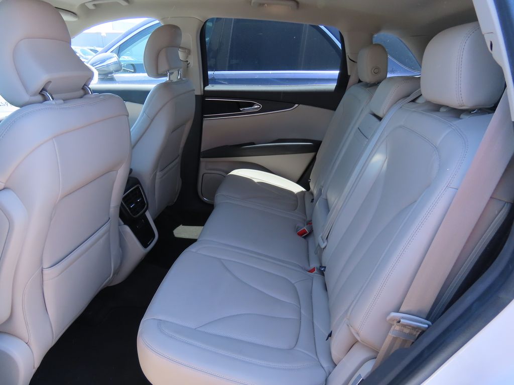 Thumbnail: 2017 Lincoln MKX - 11