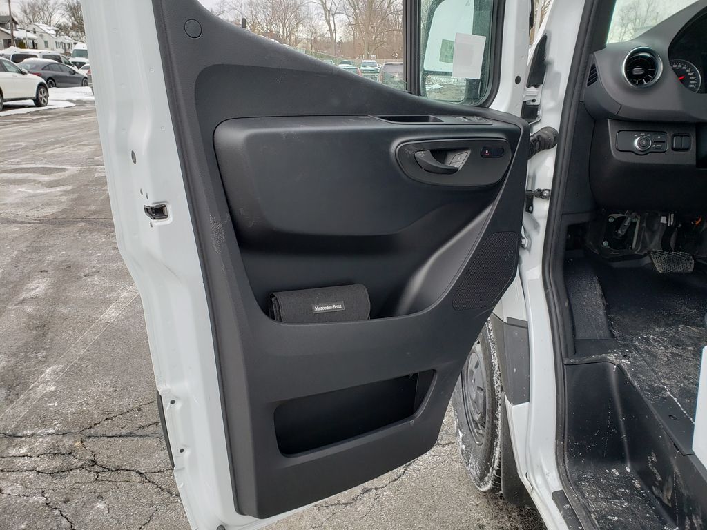 Thumbnail: 2026 Mercedes-Benz Sprinter - 16