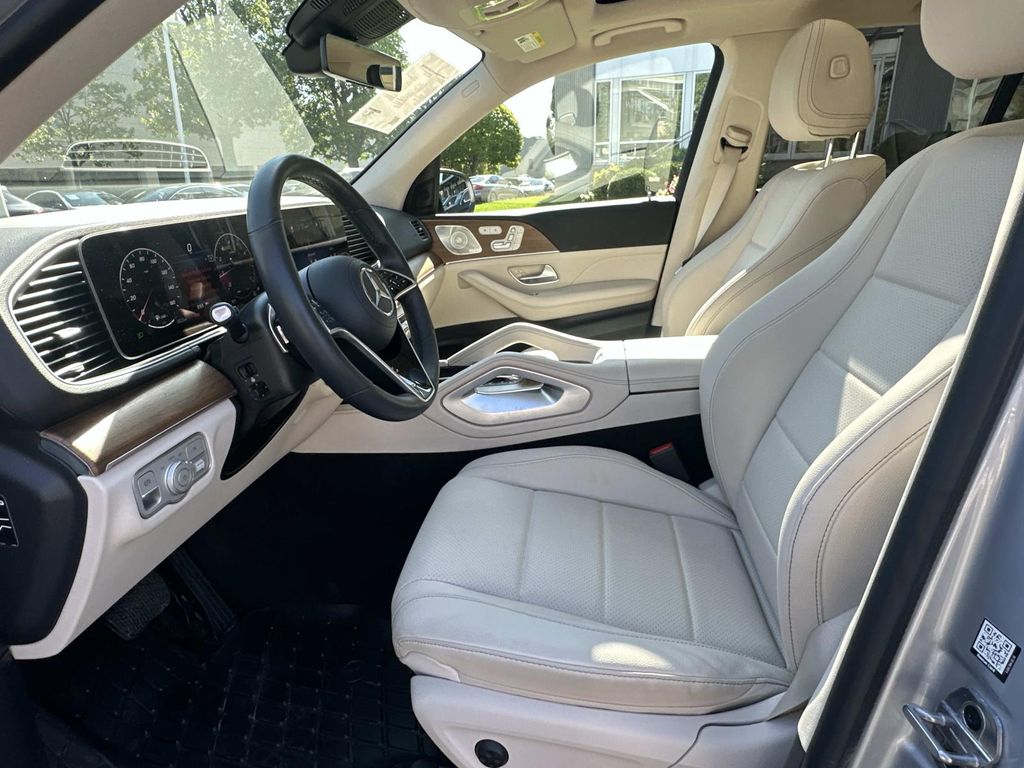Thumbnail: 2026 Mercedes-Benz GLE - 15