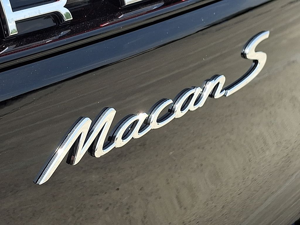 Thumbnail: 2026 Porsche Macan - 29