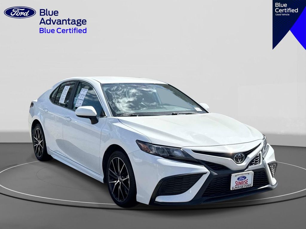 View vehicle photo 4