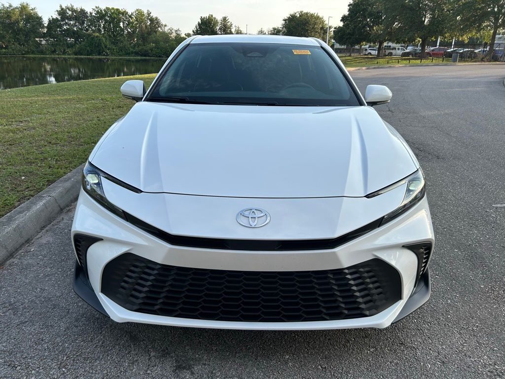 2025 Toyota Camry SE 8