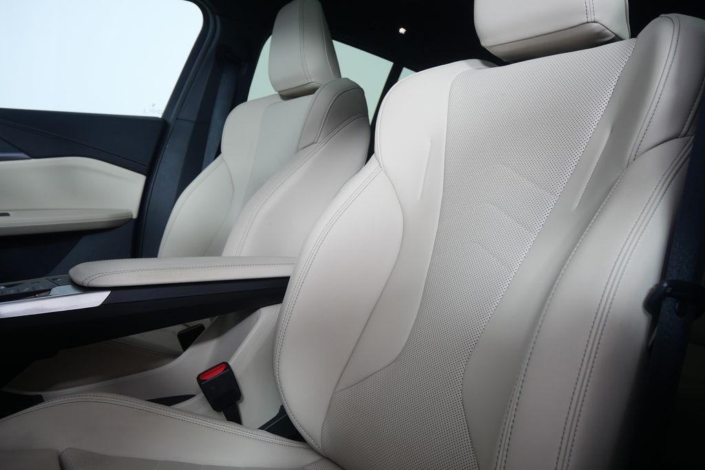 Thumbnail: 2025 BMW X2 - 10