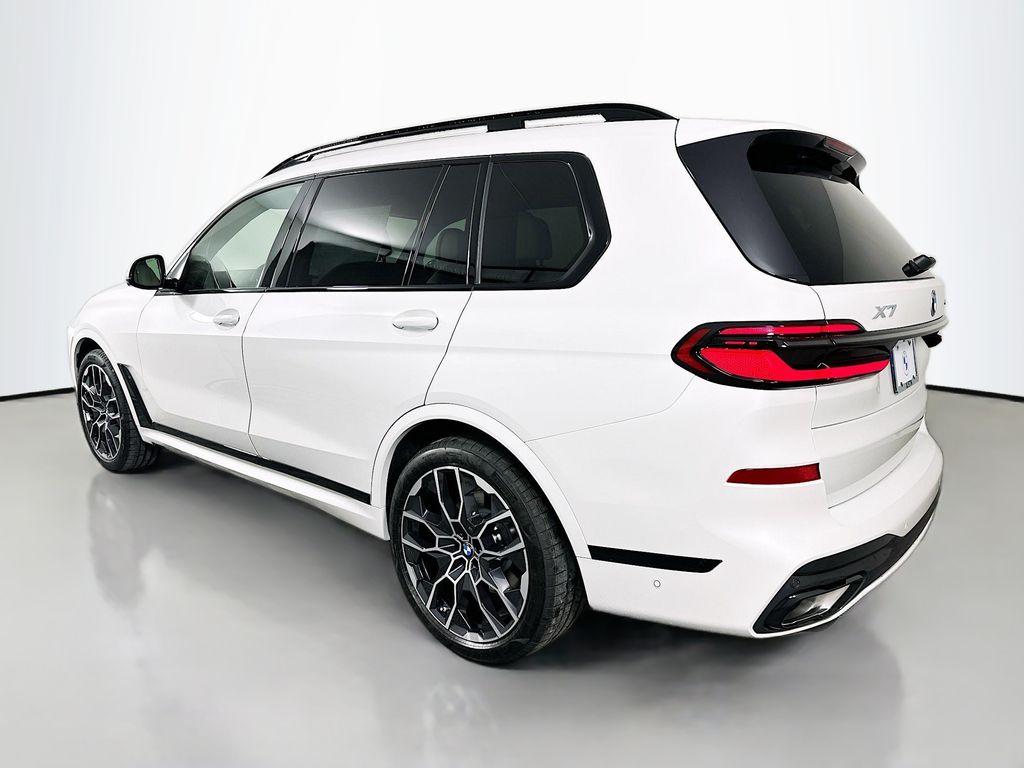 Thumbnail: 2027 BMW X7 - 7
