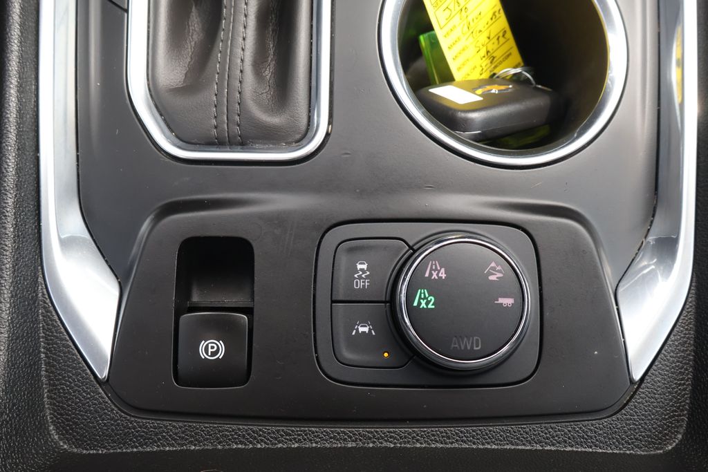 Thumbnail: 2020 Chevrolet Traverse - 25