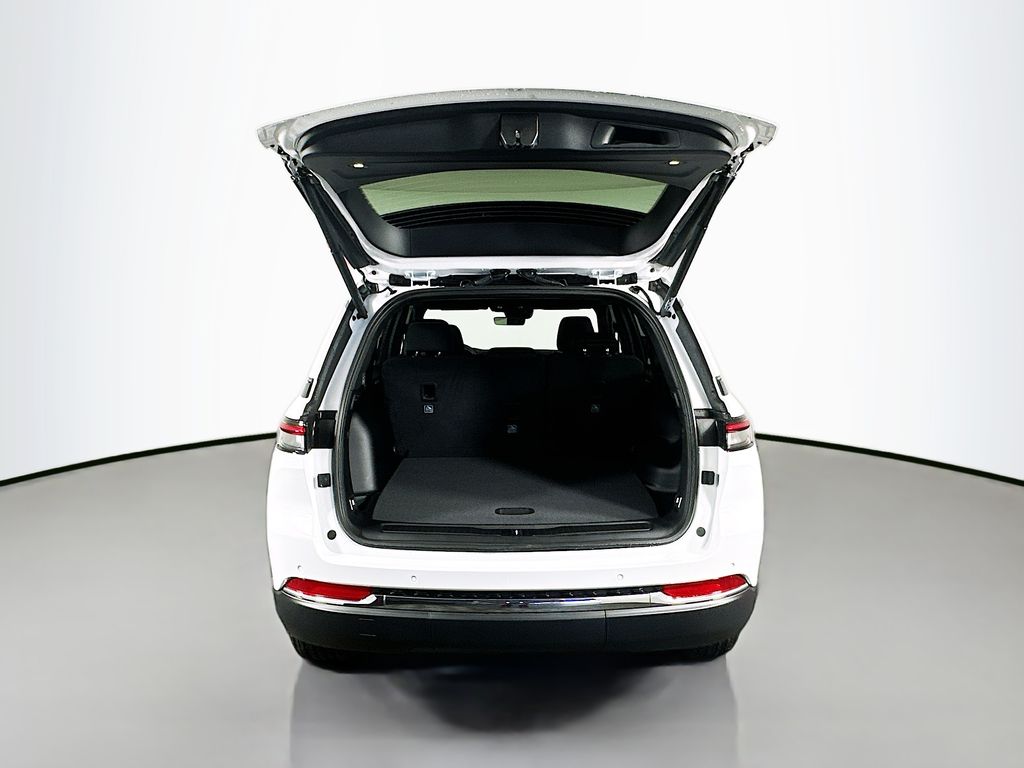 New 2026 White/off-white Jeep Laredo X image 16