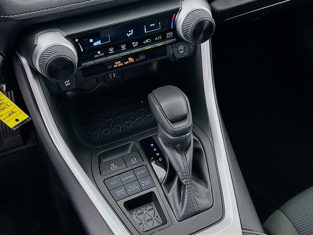 Thumbnail: 2023 Toyota RAV4 - 16