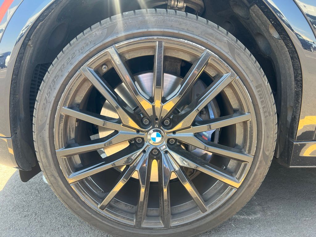 Used 2020 Black BMW M50i image 10