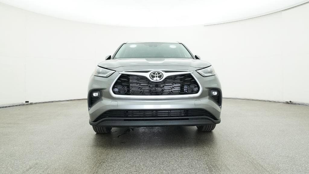 Thumbnail: 2026 Toyota Highlander - 15
