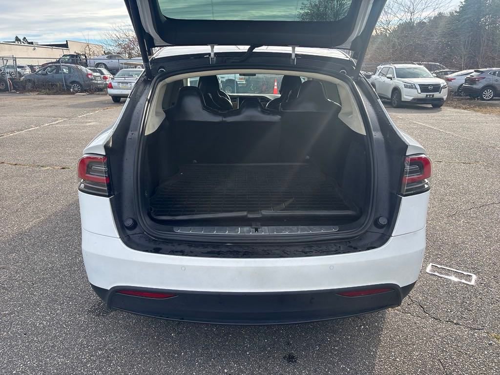 2017 Tesla Model X 75D 10