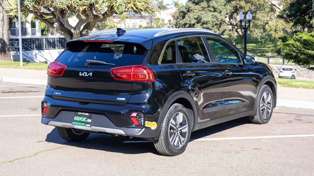 Used 2022 Kia Niro EX Premium 4D Sport Utility