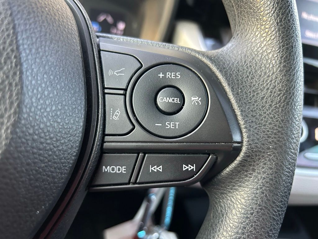 2022 Toyota Corolla LE 18