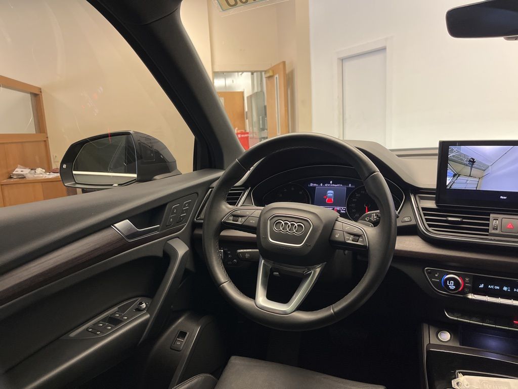 Thumbnail: 2022 Audi Q5 - 25
