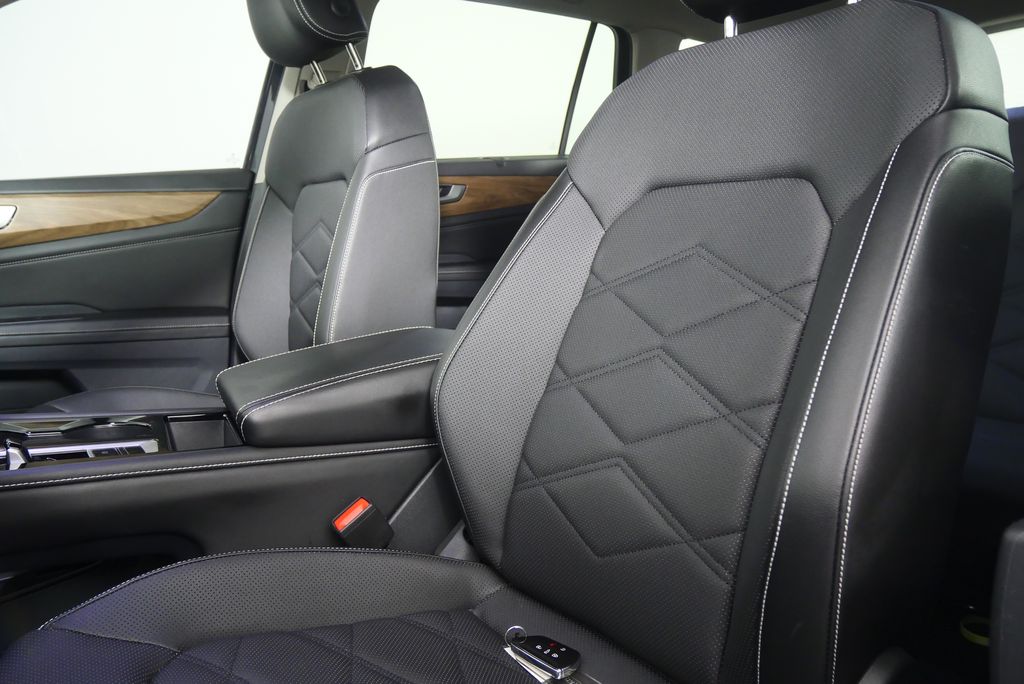 2024 Volkswagen Atlas SE 10