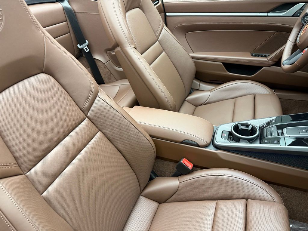 Thumbnail: 2026 Porsche 911 - 27