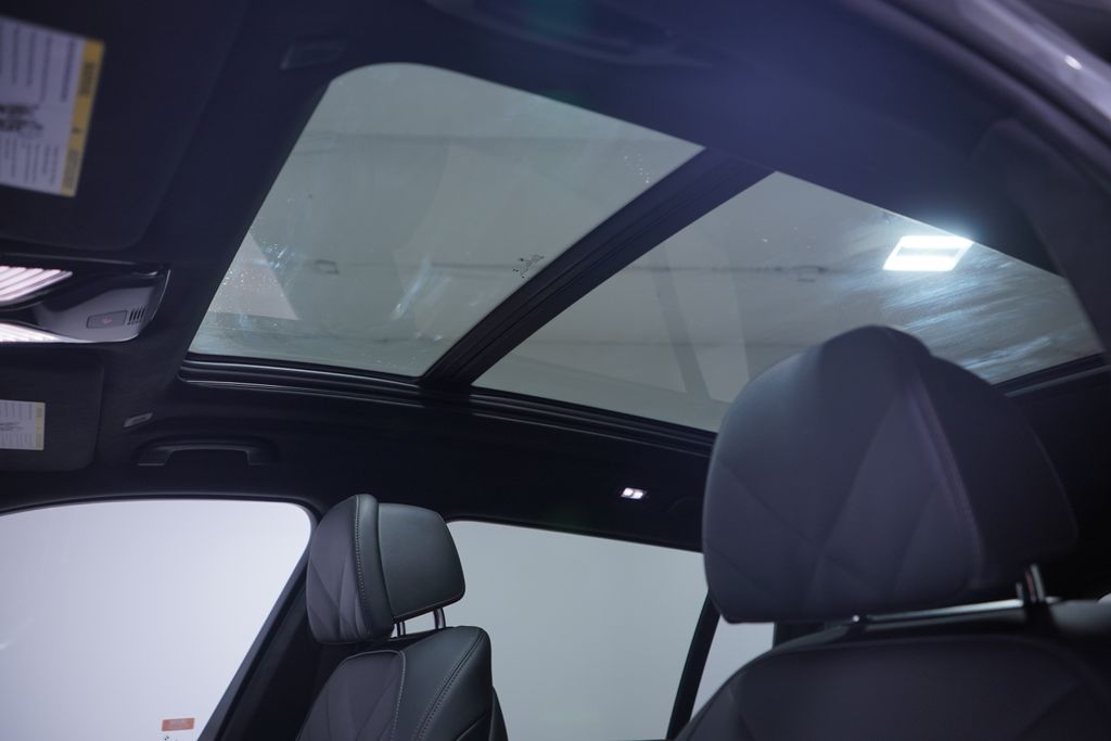 Thumbnail: 2025 BMW X7 - 8