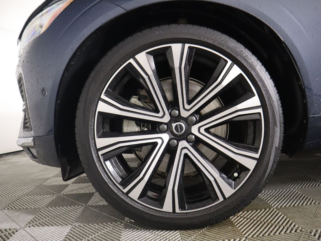 Thumbnail: 2023 Volvo XC60 - 29