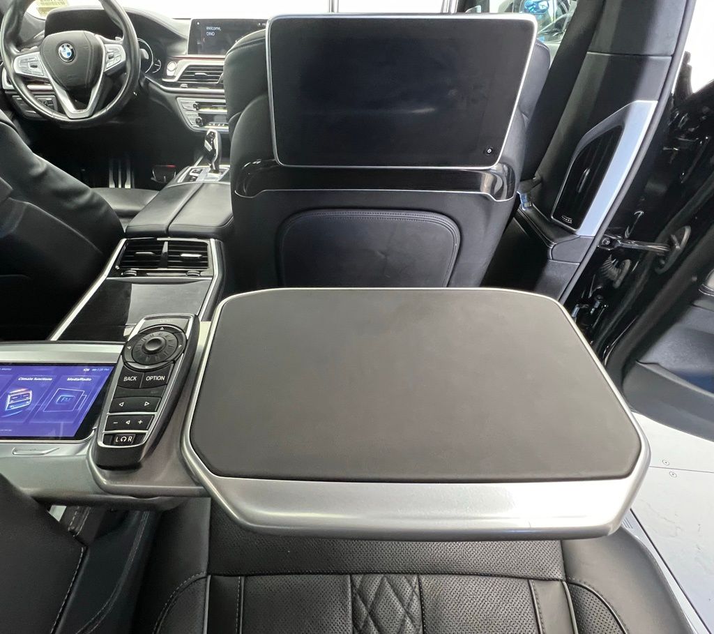 Thumbnail: 2019 BMW 7 Series - 10