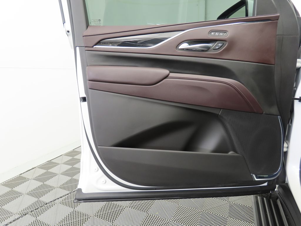 2024 Cadillac Escalade V 25