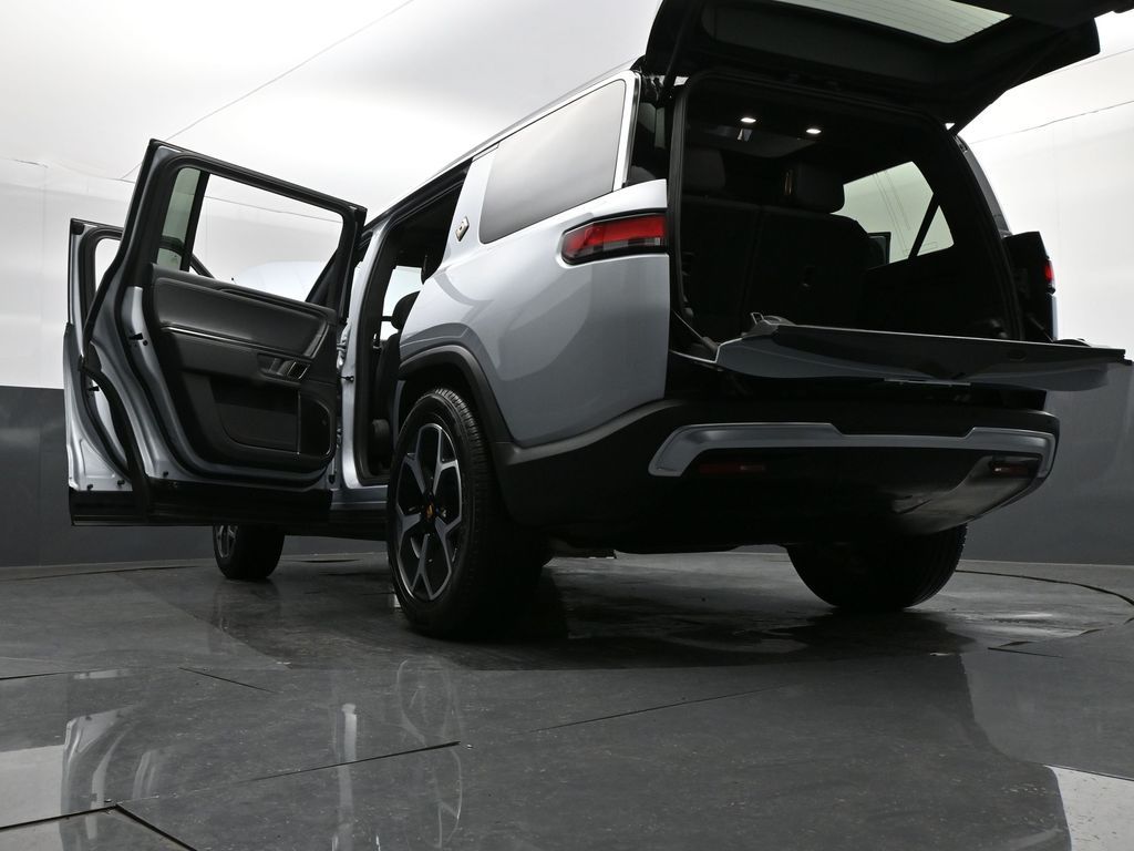 2023 Rivian R1S Adventure