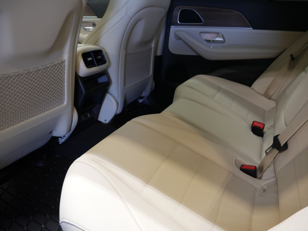 Thumbnail: 2026 Mercedes-Benz GLE - 23