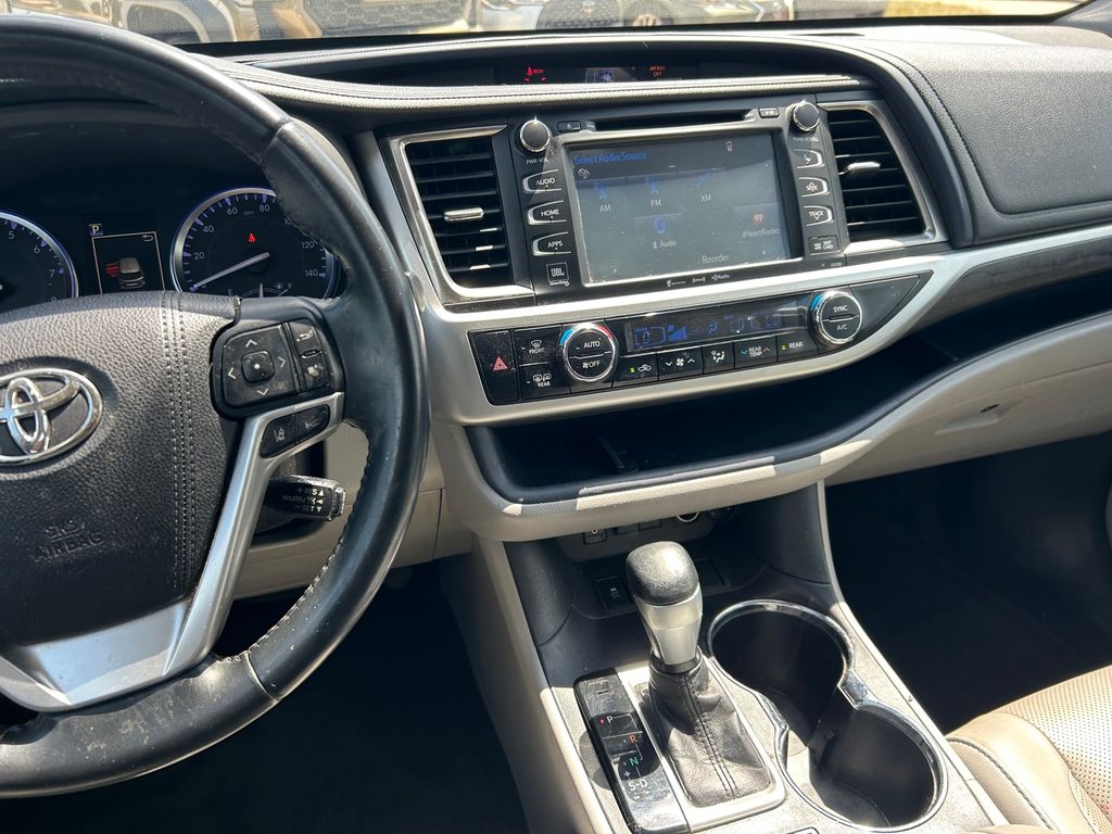 Used 2018 Toyota Highlander SUV