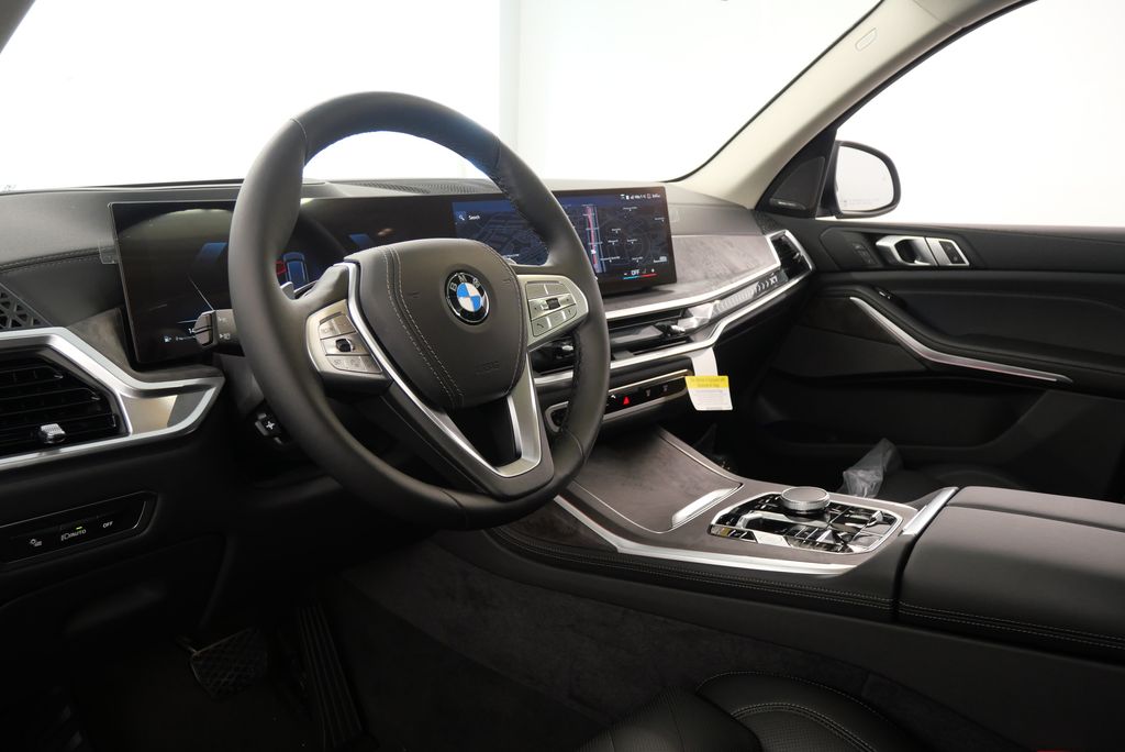 2025 BMW X7 xDrive40i 14