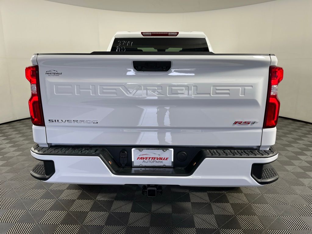 Thumbnail: 2026 Chevrolet Silverado 1500 - 4