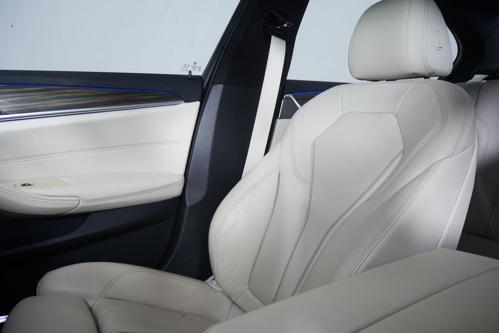 Thumbnail: 2023 BMW 5 Series - 29