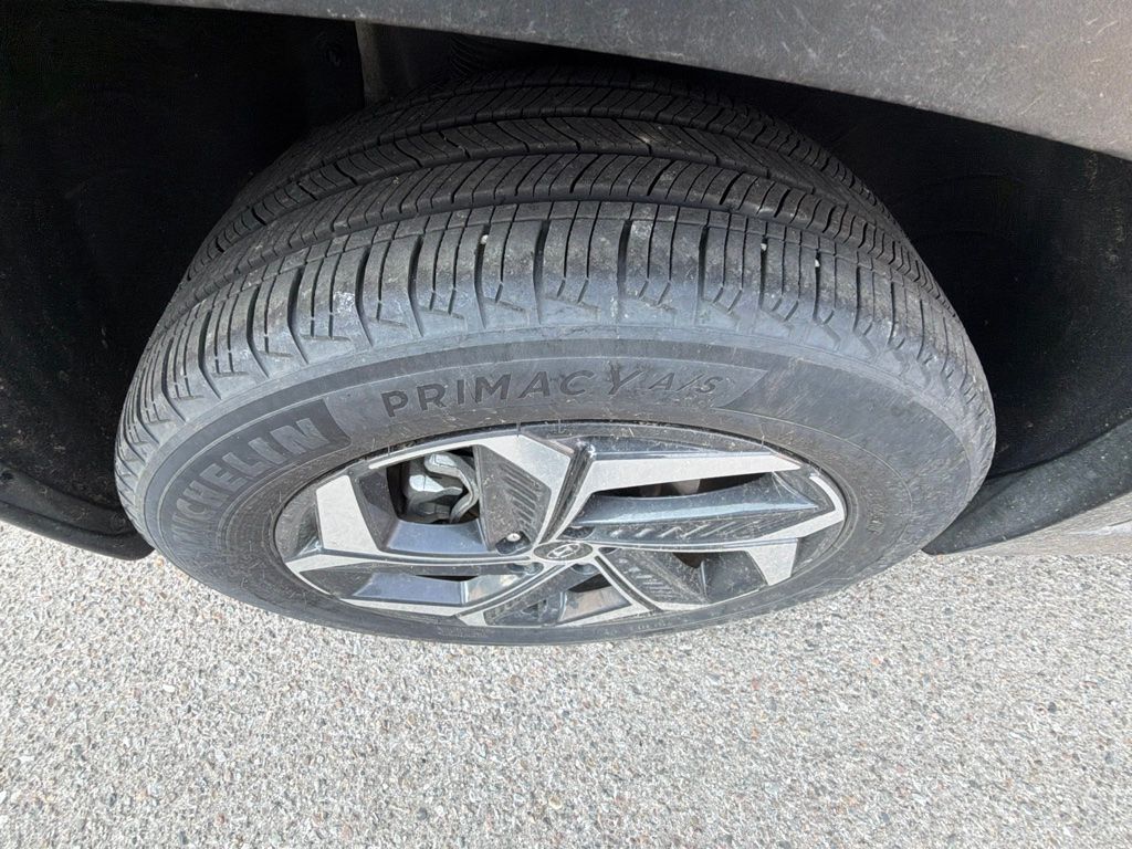 Used 2024 Blue Hyundai SEL Convenience image 5