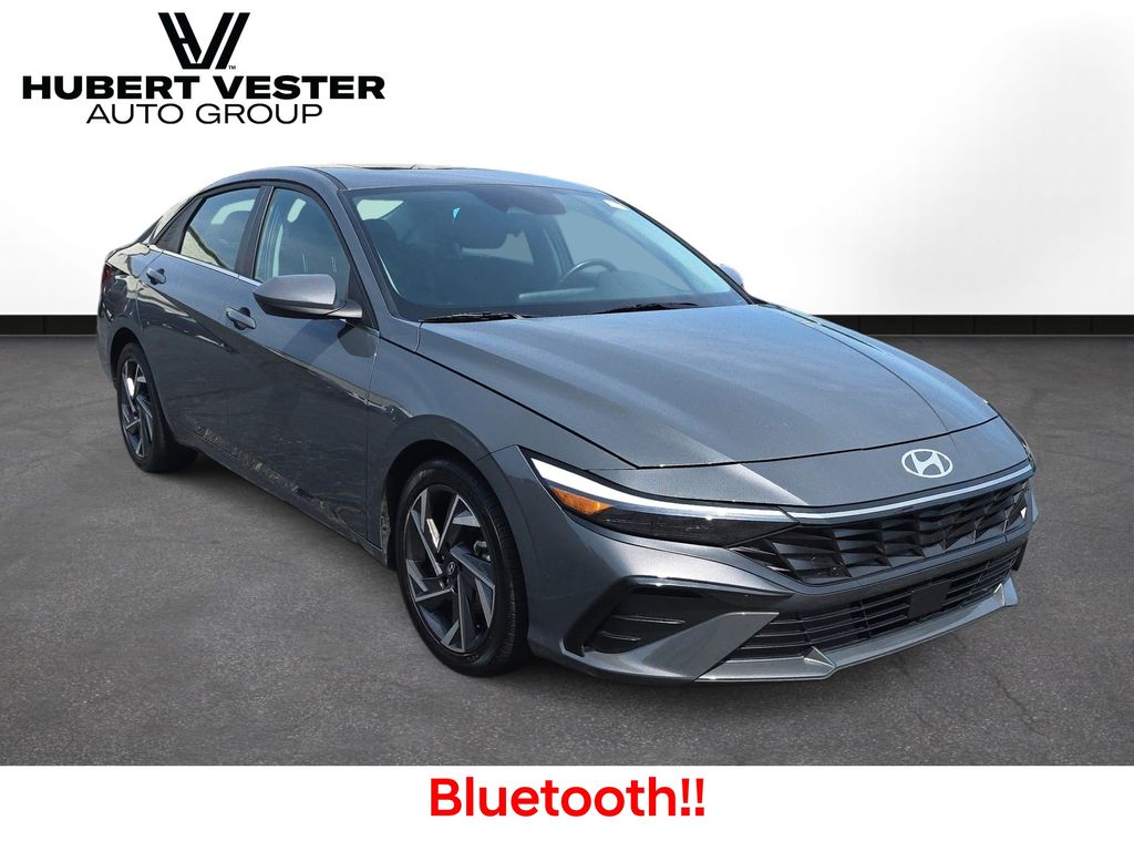 Used 2025 Hyundai Elantra Sedan