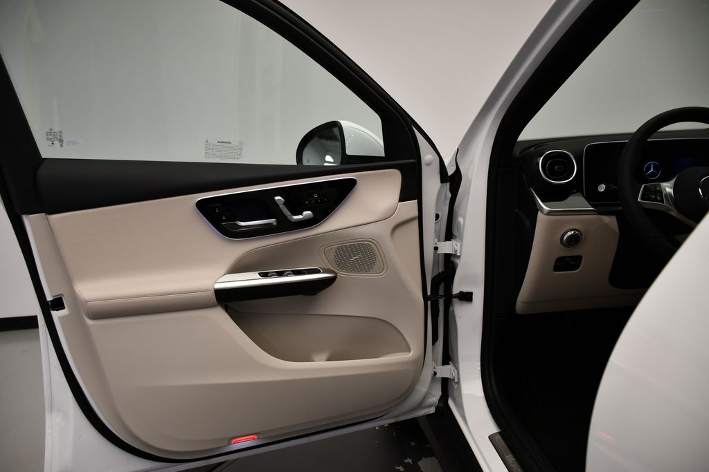 Thumbnail: 2026 Mercedes-Benz GLC - 31